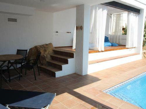 Casa Roses, 3 Dormitorios, 6 Personas - Es-258-82