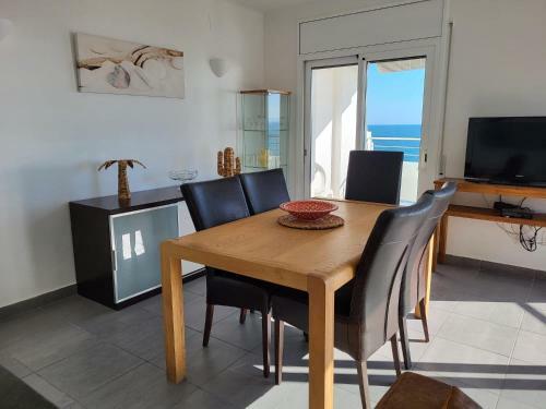 Apartamento Primera L�nea Roses Con Vistas Al Mar