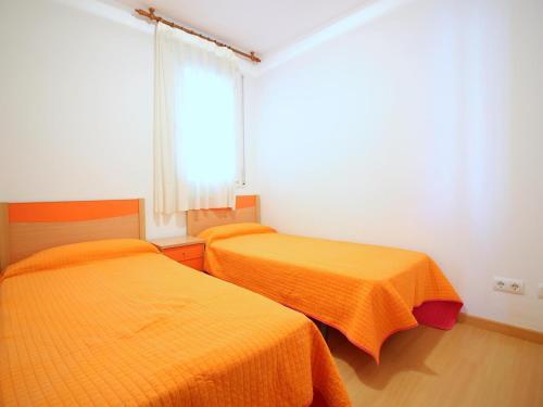 Apartamento Roses, 2 Dormitorios, 4 Personas - Es-228-92