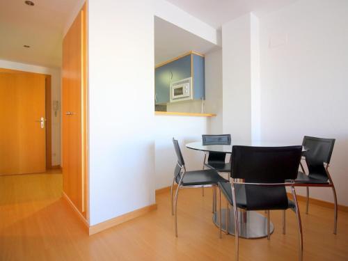 Apartamento Roses, 2 Dormitorios, 4 Personas - Es-228-92