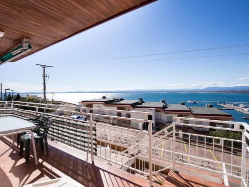 Apartamento Roses, 3 Dormitorios, 5 Personas - Es-228-94
