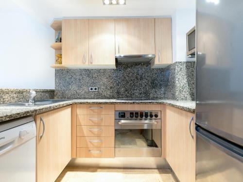 Apartamento Roses, 2 Dormitorios, 4 Personas - Es-228-103