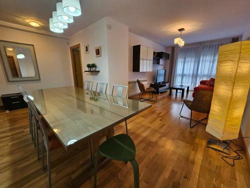13b01 Apartamento Con Terraza Y Garaje