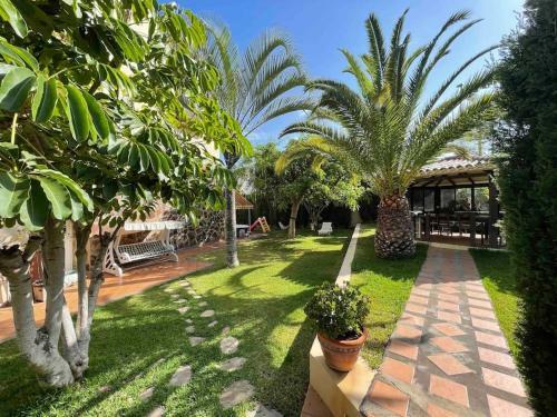 Preciosa Casa Con Jard�n Privado