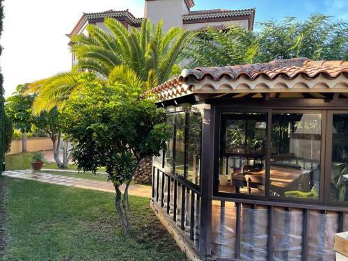 Preciosa Casa Con Jard�n Privado