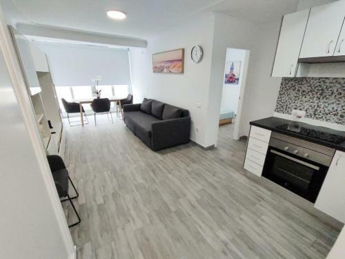 Bello Apartamento En Playa Marti�nez