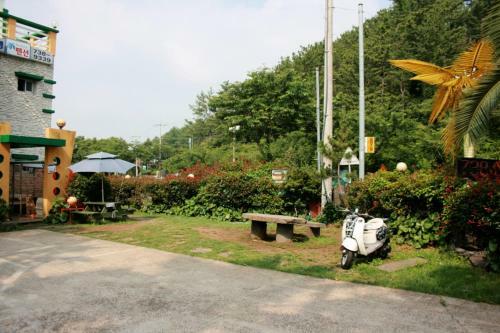 Happy House Pension