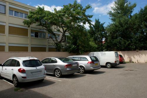 Hotel H�tel Le Lyon Bron