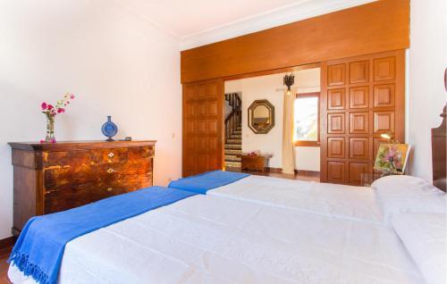 Nice Home In Portocolom With Outdoor Swimming Pool