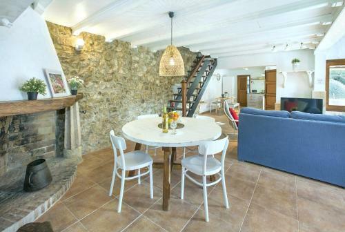 Owl Booking Villa Mairata - Great Garden And Pool