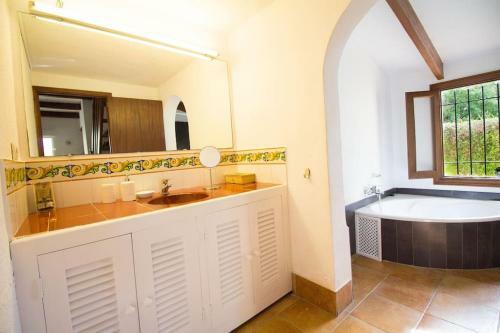 Charming Villa With A/c And Wifi