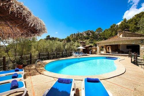 Villa Rustic House With Views To The Pollensa Mountains