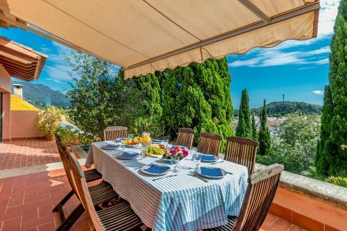Townhouse With Pool And Mountain Views, Just 5 Min