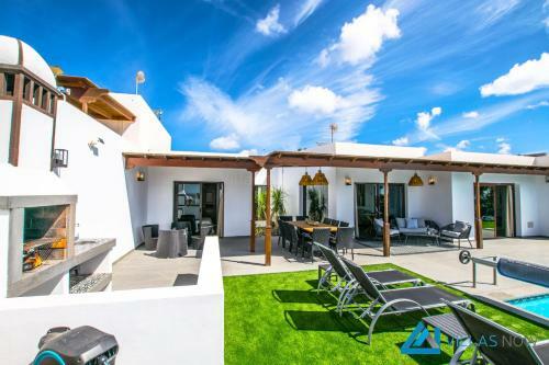 222 - Villa Noches De Luna By Villas Now Ltd