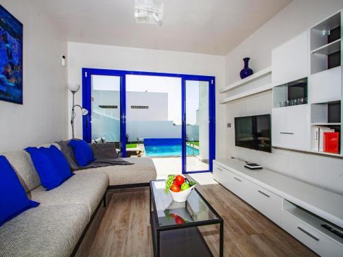 Renovated Holiday Home With Sea View And Private Pool