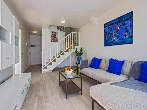 Renovated Holiday Home With Sea View And Private Pool
