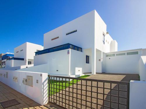 Renovated Holiday Home With Sea View And Private Pool