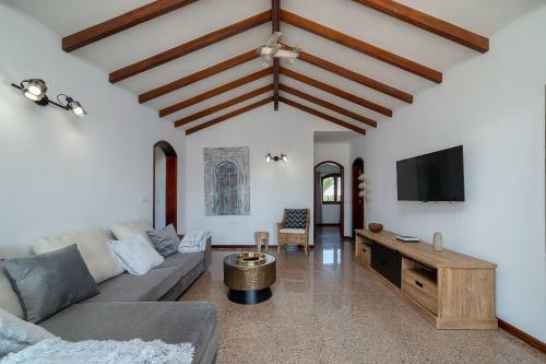 Villa Vv Makita By Hh