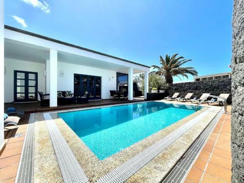 Ferienhaus In Playa Blanca Mit Privatem Parkplatz