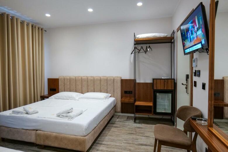 Embassy Place Apartments