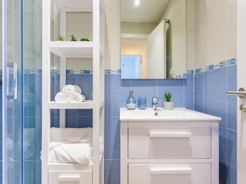 Apartment Vistamar III - Marina D'or By Interhome