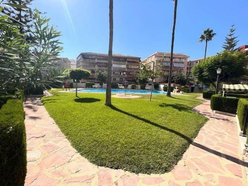 Bungalow Con Jardin Y Piscina Cerca de La Playa