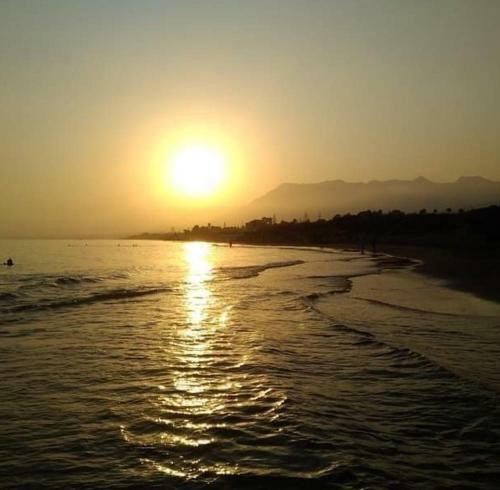 Apartamento Comfy 2br, 2bathroom, Parking, Pool, Sea Views, Elviria Alta