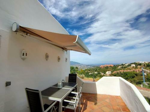 Apartamento Comfy 2br, 2bathroom, Parking, Pool, Sea Views, Elviria Alta