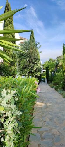 Apartamento Comfy 2br, 2bathroom, Parking, Pool, Sea Views, Elviria Alta