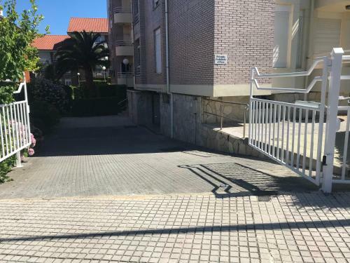 Apartamento Piso De Dos Habitaciones En Playa De Ris- Noja