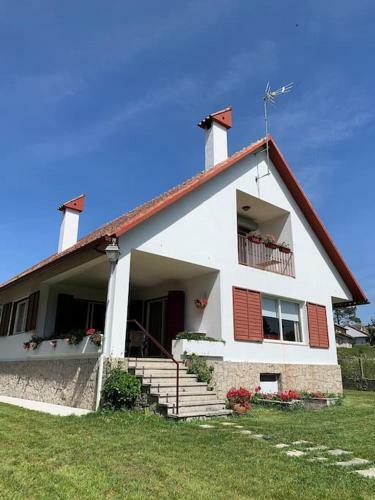 Casa En Nigran Amplia, Cerca De La Playa.