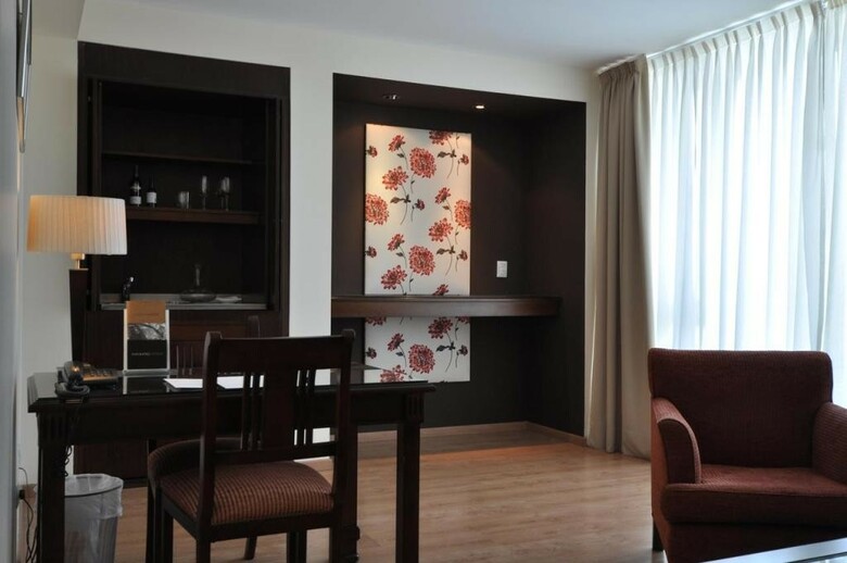 Amerian Executive Hotel