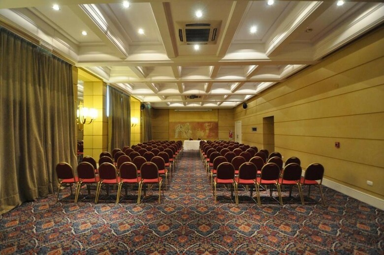 Amerian Executive Hotel