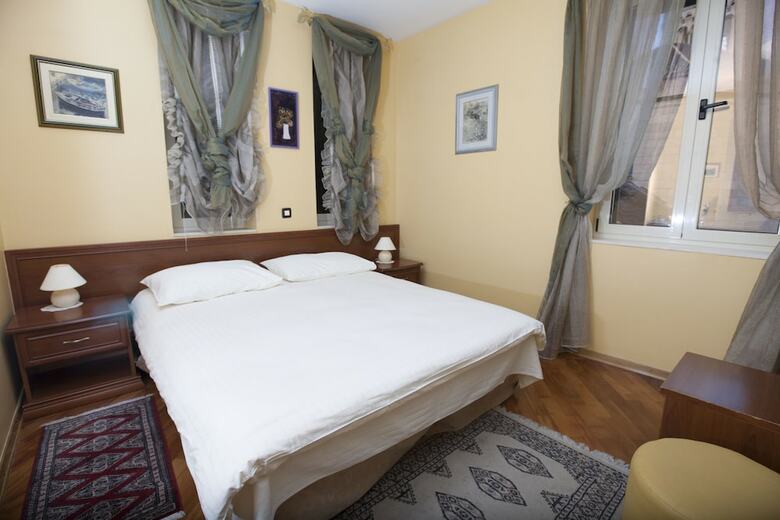 Hotel Peristil