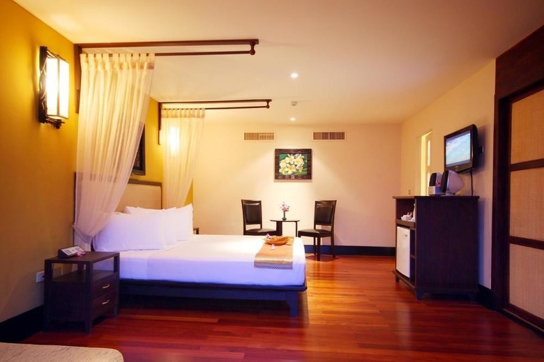 Hotel Andaman White Beach Resort
