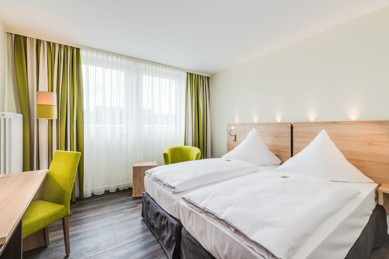 Hotel Woehrdersee Mercure