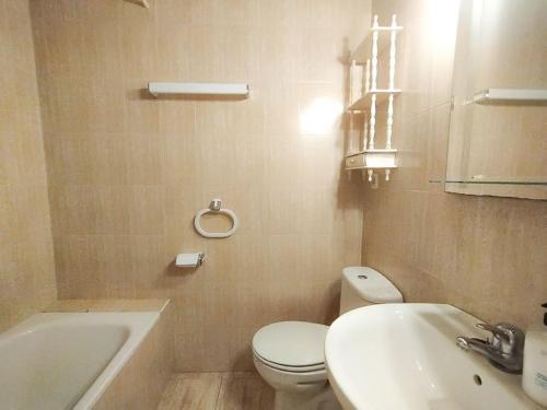 Apartamento Spacious 4 Bedroom With Parking In Town Centre, Nerja