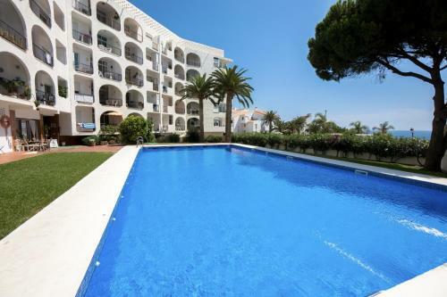 Modern Apartment Stunning Sea Views And Pool