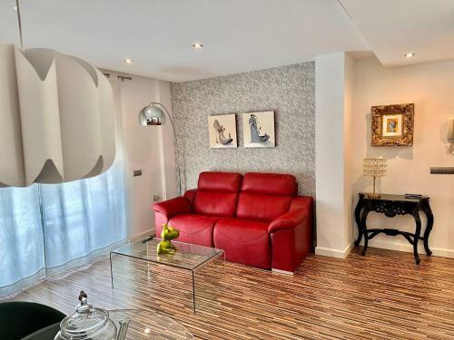 Apartamento C�ntrico Con Plaza De Garaje Y Piscina