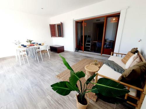 Apartamento Ptabaja. A Pie de Piscina En El Valle Golf Resort