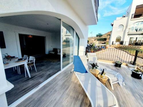 Apartamento Ptabaja. A Pie de Piscina En El Valle Golf Resort