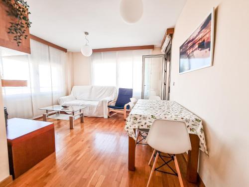 Apartamento Acogedor En Avenida Juan Carlos 1�