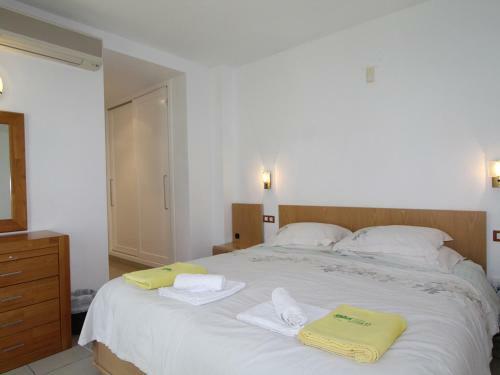 Villa Moraira, 4 Dormitorios, 8 Personas - Es-216-30