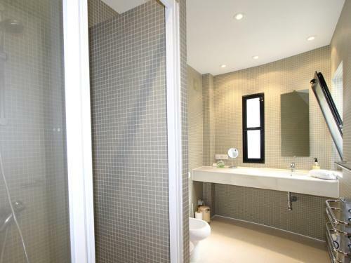 Villa Moraira, 4 Dormitorios, 8 Personas - Es-216-30
