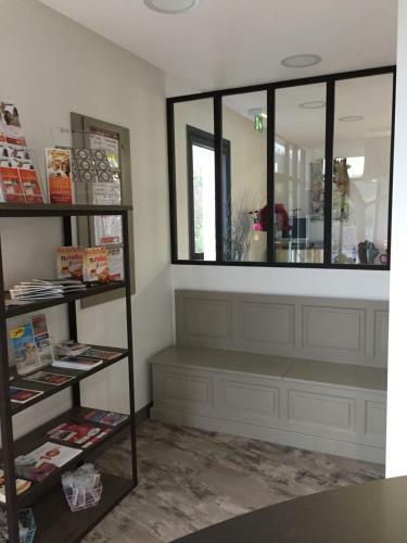 Hotel H�tel Balladins La Rochelle / Aytr�