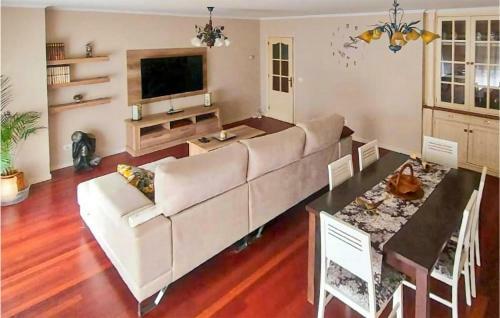 Stunning Apartment In Moaa With Wifi And 3 Bedrooms