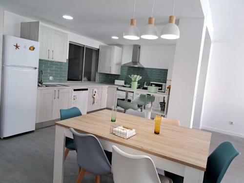 Apartamento Amplio Piso Con Terraza A 50 M De Playa Miramar