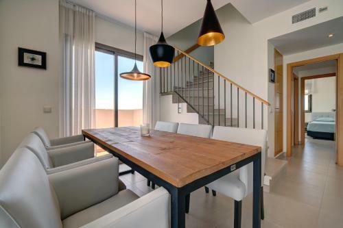 Apartamento 103 - Luxurious 3 Bed Duplex Penthouse With Stunning Mountain Views
