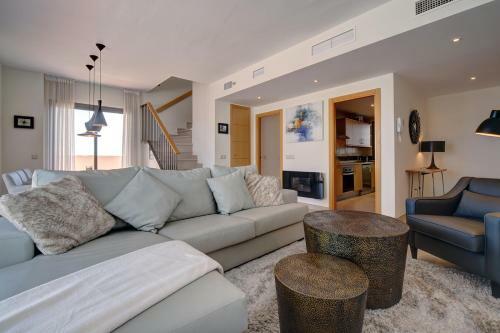 Apartamento 103 - Luxurious 3 Bed Duplex Penthouse With Stunning Mountain Views