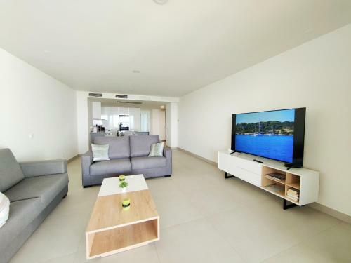 Luxury Apartment In Front Calanova Golf